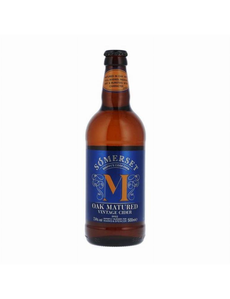 Alkoholický zkvašený jablečný mošt dozrálý v dubových sudech