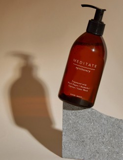 Tekuté mýdlo Meditate pro uklidnění z kolekce Apothecary – 250 ml