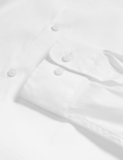 Košile úzkého střihu se strečem a vysokým podílem bavlny, v nežehlivé úpravě