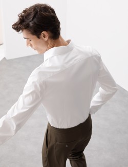 Košile úzkého střihu se strečem a vysokým podílem bavlny, v nežehlivé úpravě