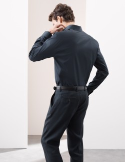 Košile úzkého střihu se strečem a vysokým podílem bavlny, v nežehlivé úpravě