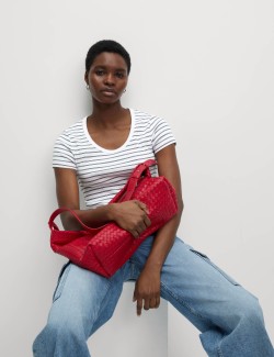 Pruhované tričko s oválným výstřihem, s vysokým podílem bavlny