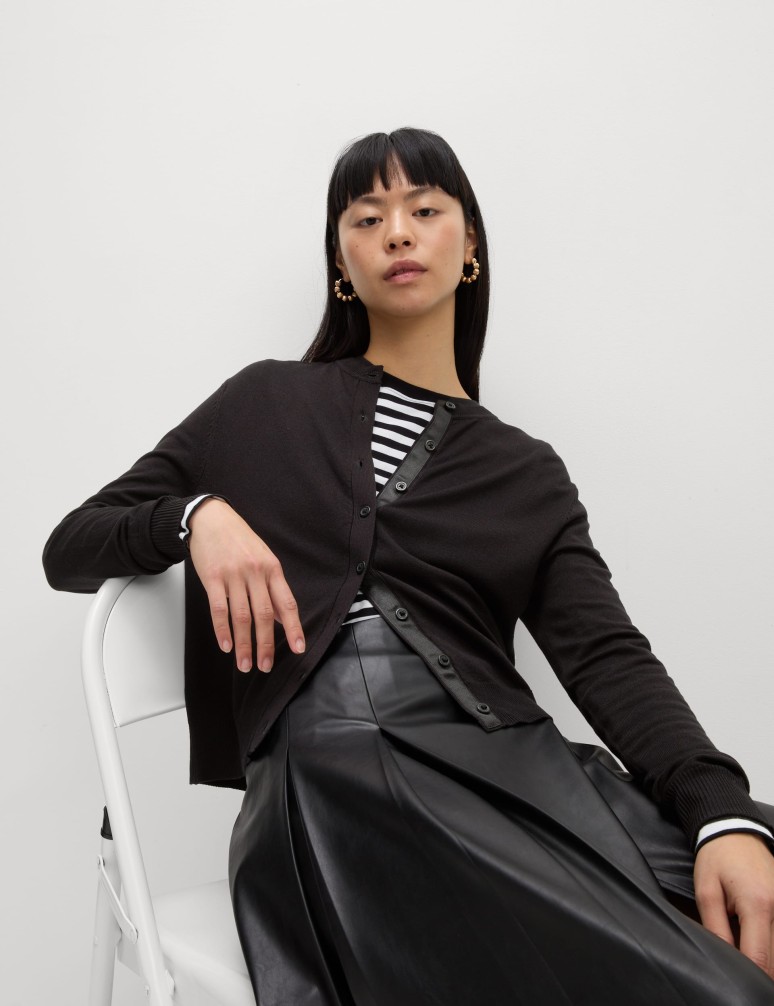 Kardigan s kulatým výstřihem a knoflíky vepředu