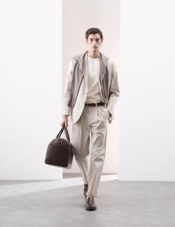 Tričko z prémiové bavlny, úzký střih