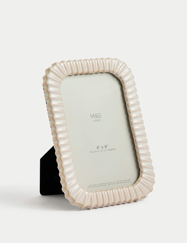 Ceramic Ridged Photo Frame 4x6 Inch