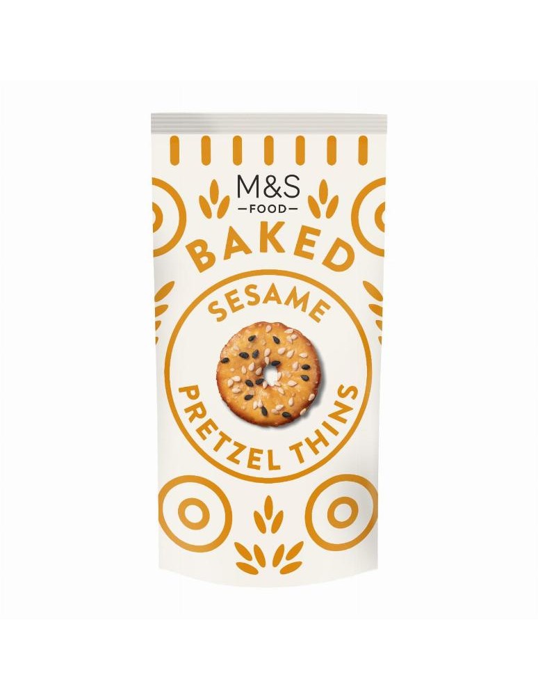 Solené pšeničné preclíkové sušenky s černými a bílými sezamovými semínky