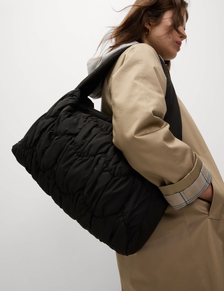 Prošívaná kabelka přes rameno