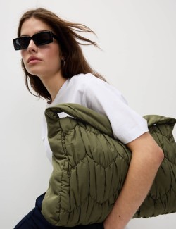 Prošívaná kabelka přes rameno