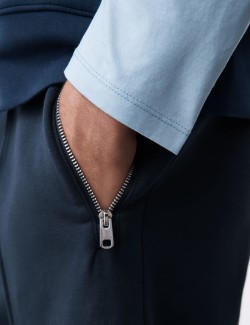 Šortky běžného střihu s elastickým pasem