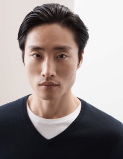 Svetr s výstřihem do V z čisté mimořádně jemné vlny merino