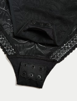 Mírně zpevňující tvarující body s technologií Flexifit™