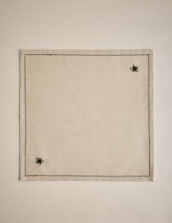 Sada 4 bavlněných vyšívaných ubrousků s včelím motivem