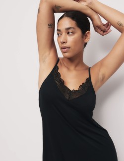 Košilka s krajkovými detailem