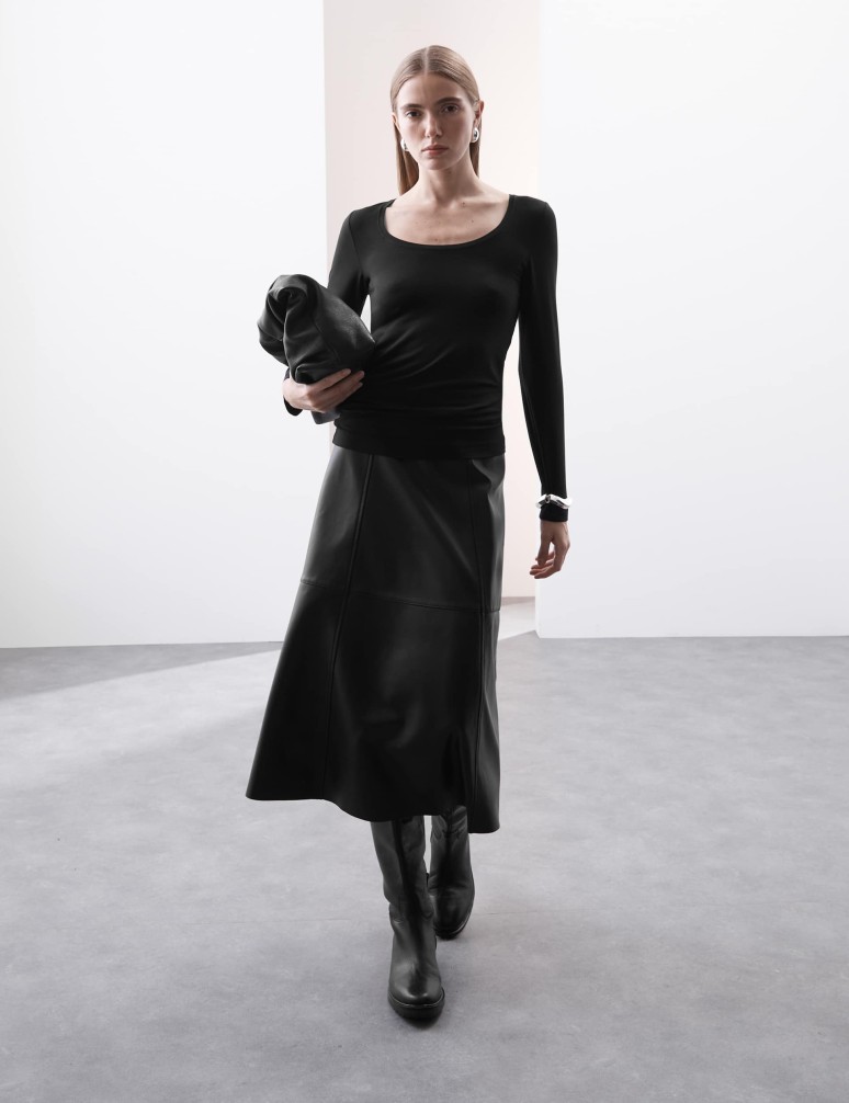 Žerzejový top s oválným výstřihem