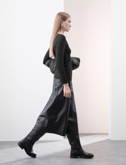 Žerzejový top s oválným výstřihem