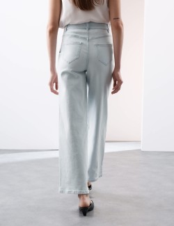 High Waisted Straight Leg Carpenter Jean