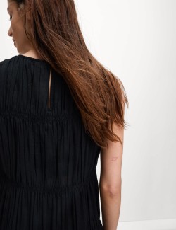 Splývavé řasené midi šaty s vysokým podílem lnu