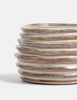 Žebrovaný keramický svícen