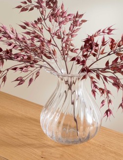 Skleněná váza s kyticí