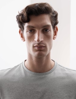 Tričko z prémiové bavlny, úzký střih