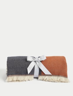 Česaný tkaný geometrický přehoz