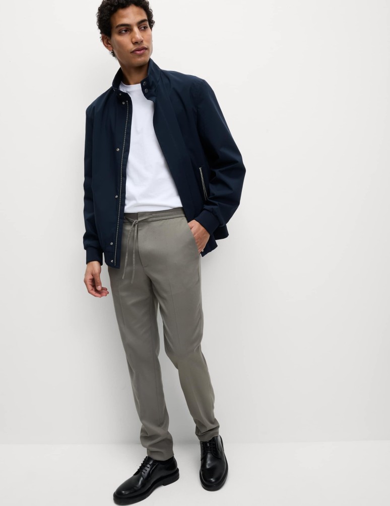 Elastické formální kalhoty klasického střihu