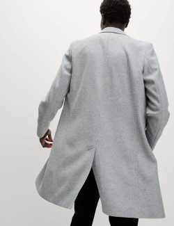 Kabát s fazonovým límcem