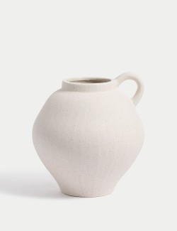 Malá keramická váza s tvarovanou rukojetí