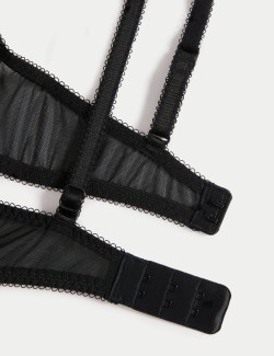 Dekoltová podprsenka s kosticemi a krajkou, vel. A–E