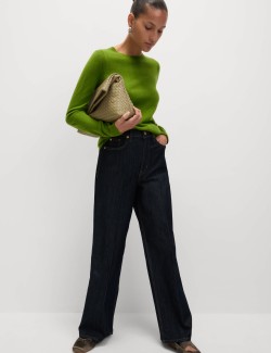 Mimořádně měkký svetr s výstřihem ke krku