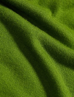 Mimořádně měkký svetr s výstřihem ke krku