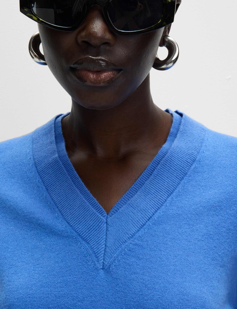 Svetr s výstřihem do V z kožešinové příze