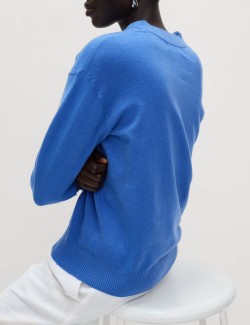 Svetr s výstřihem do V z kožešinové příze