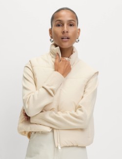 Krátká prošívaná vesta s technologií Thermowarmth™