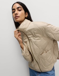 Prošívaná bunda se stojáčkem