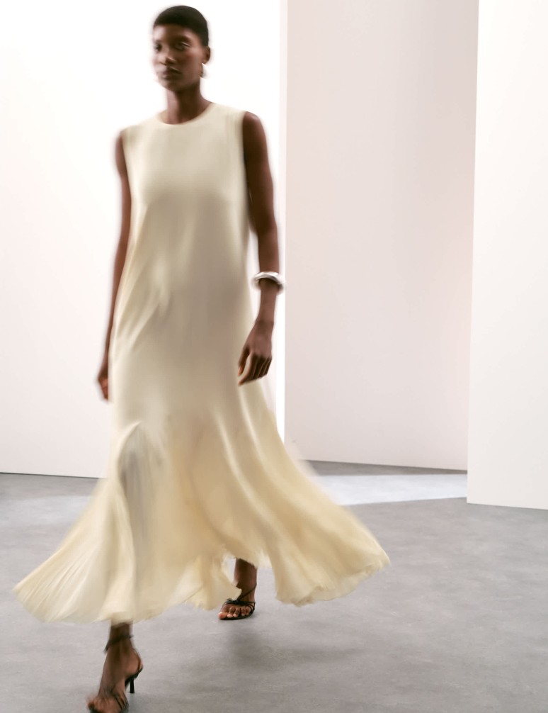 Maxi šaty s vysokým pasem