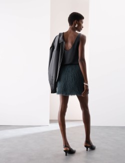 Minisukně do A s třásněmi