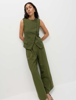 Asymetrická vesta s panely