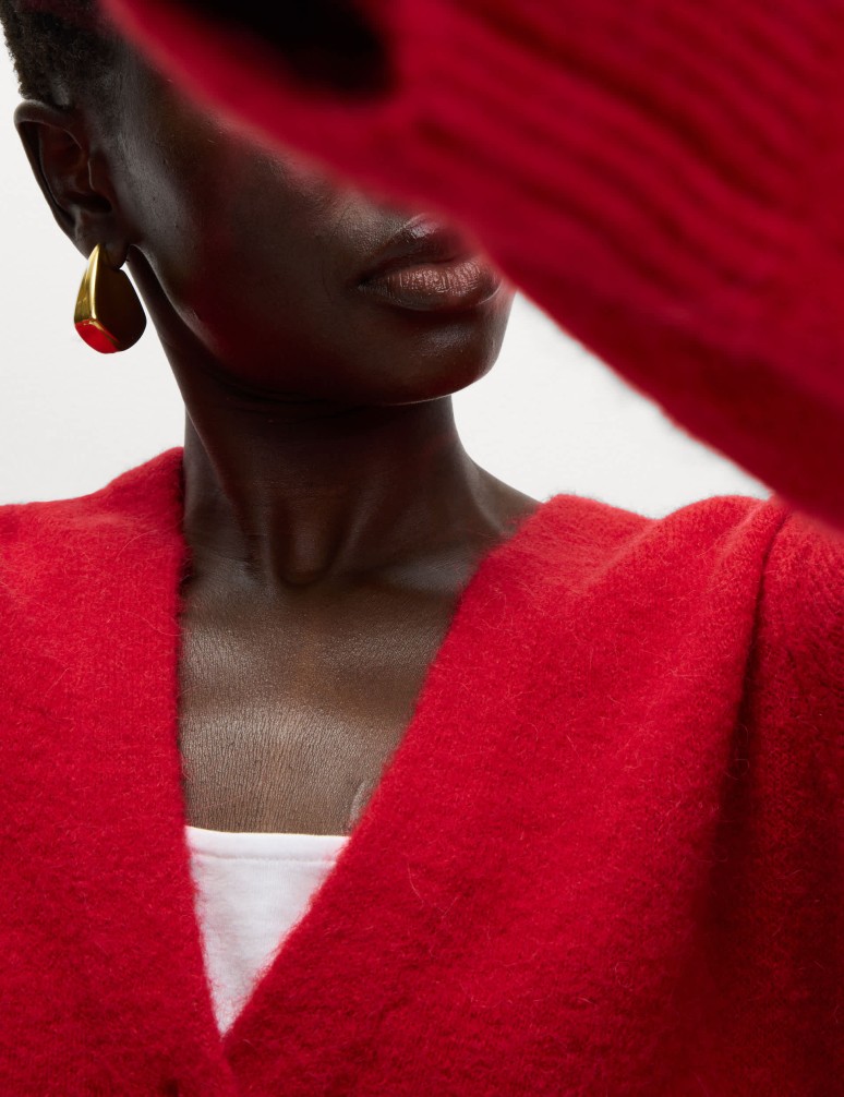 Zkrácený kardigan s výstřihem do V a přídavkem alpaky