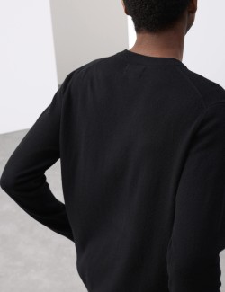 Svetr z čistého kašmíru s výstřihem ke krku