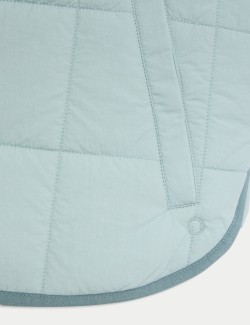 Prošívaná vesta se stojáčkem