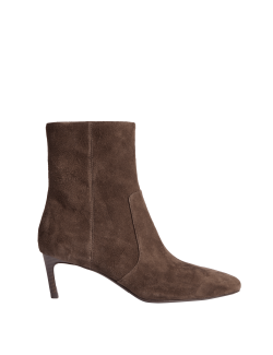 Špičaté semišové kozačky ke kotníkům na nízkém podpatku