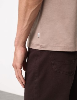 Tričko z prémiové bavlny, úzký střih