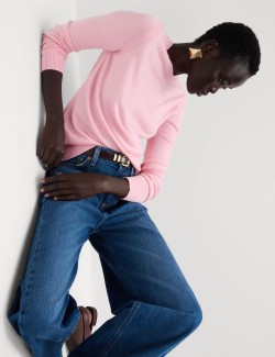 Mimořádně měkký svetr s výstřihem ke krku