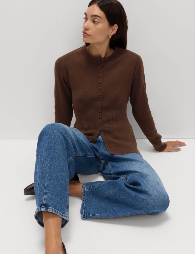 Přiléhavý kardigan s volánem, hebký na dotek