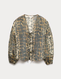 Organzový top se zavazováním vepředu, zvířecím potiskem a výstřihem do V