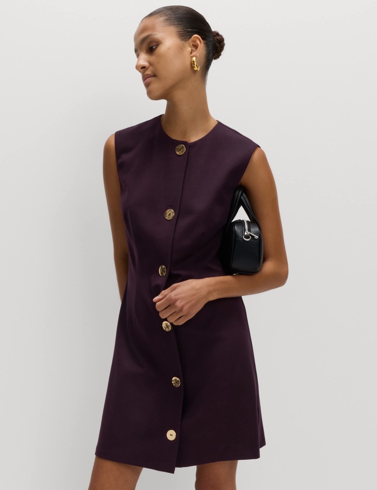 Mini šaty s ozdobnými knoflíky