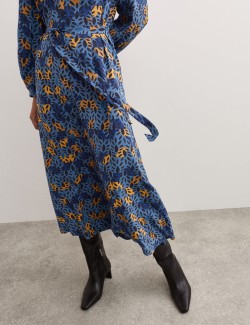 Kolové midi šaty z čistého hedvábí s potiskem listů