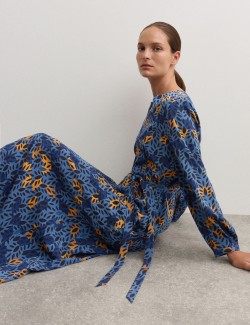 Kolové midi šaty z čistého hedvábí s potiskem listů