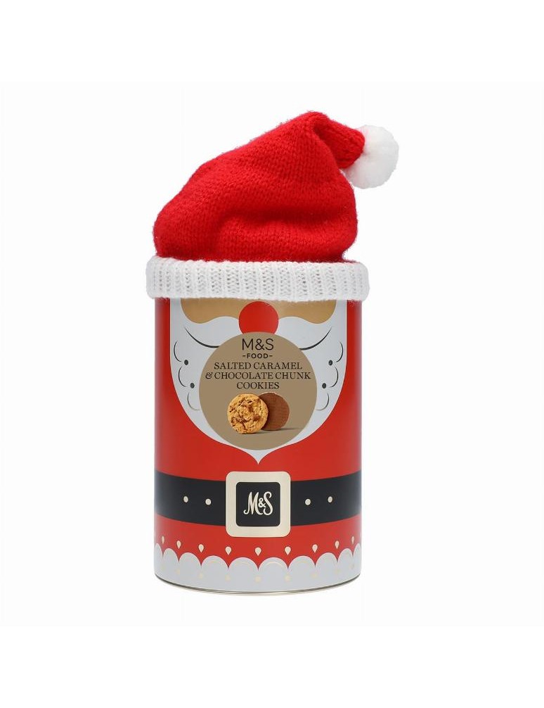 8 máslových sušenek s kousky belgické mléčné čokolády a kousky máslového karamelu polomáčené v mléčné čokoládě